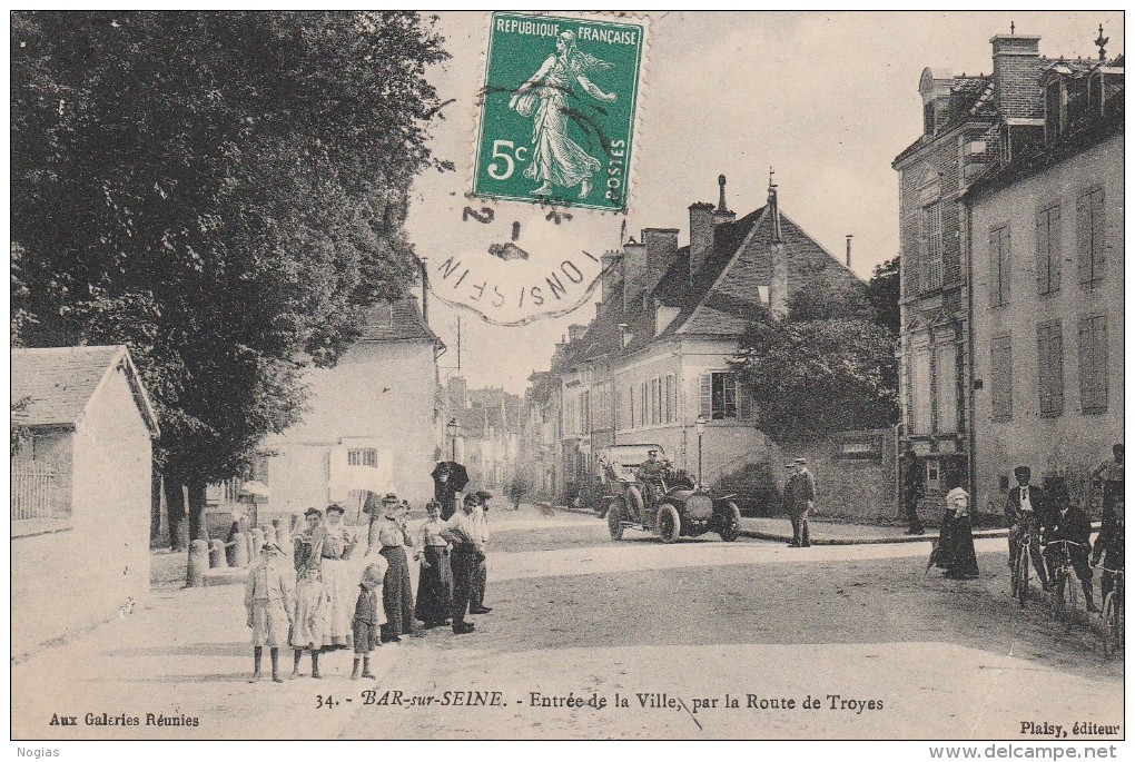 BAR SUR SEINE - L'ENTREE DE LA VILLE PAR LA ROUTE DE TROYES - BELLE CARTE - SUPERBE ANIMATION - VEHICULE AUTO - TOP !!! - Bar-sur-Seine