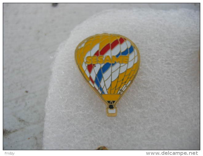 Pin's Montgolfiere Pour Pub SESAME - Luchtballons