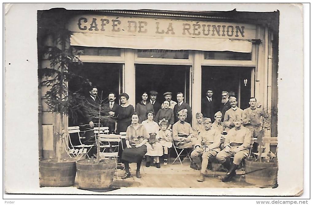 Devanture Du CAFE DE LA REUNION - CARTE PHOTO - Cafés