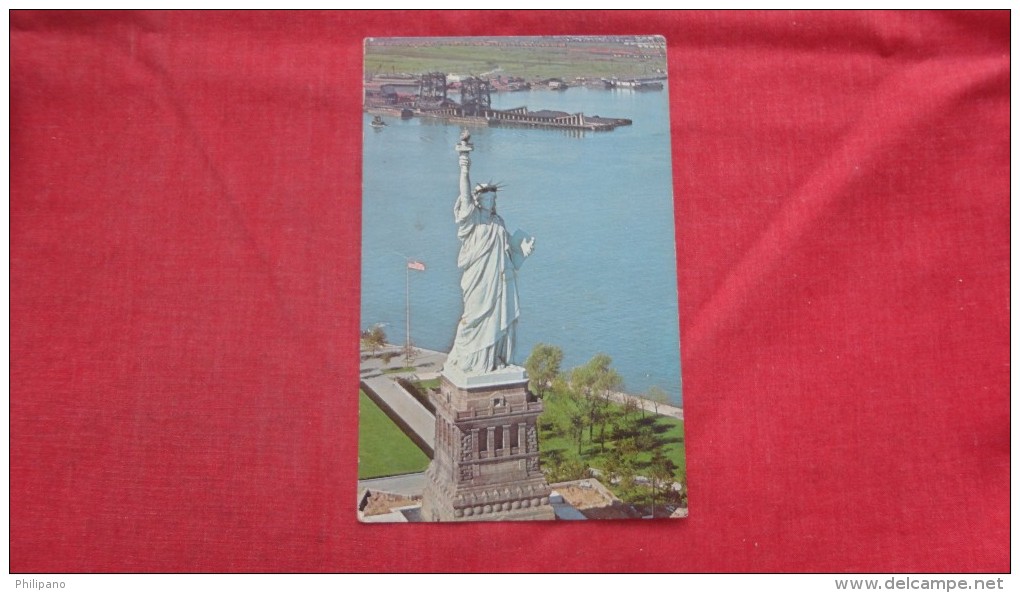 - New York> New York City > Statue Of Liberty        Ref 1977 - Estatua De La Libertad