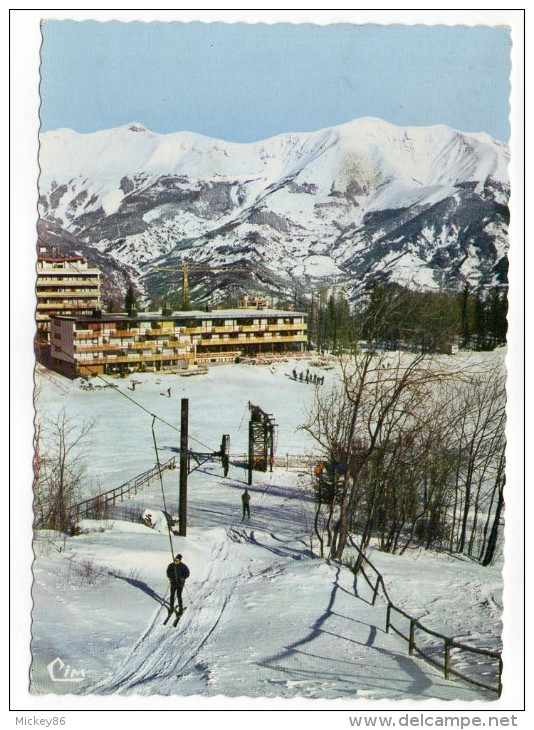 UVERNET-FOURS--PRA-LOUP--1967--Vue Sur Le Plateau De La Station,Téléski De La Clappe (animée,ski)--pas Très Courante - Autres & Non Classés