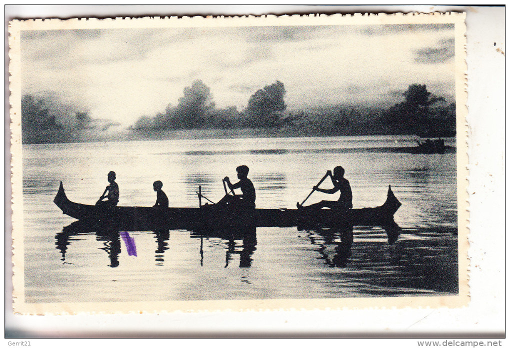 MICRONESIA - CAROLINES, Eingeborene Im Kajak, Ethnik - Völkerkunde - Micronesia