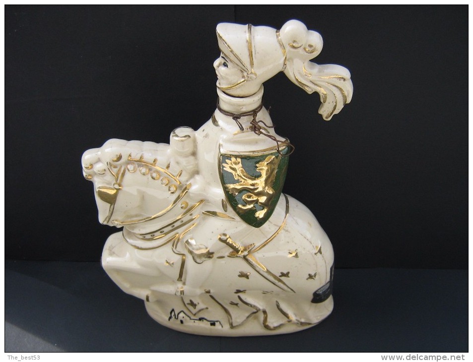 Bouteille En Faience  -  Jeanne D'Arc  -  Hauteur  24 Cm - Spiritueux