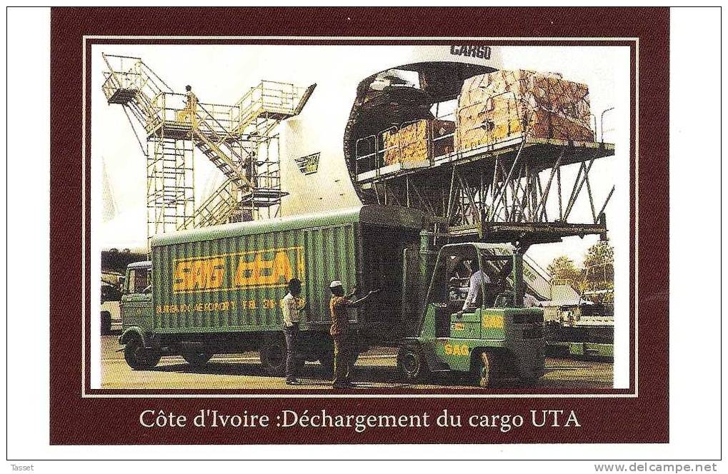 Côte D'Ivoire : SAG  Aéroport D'Abidjan : UTA-   Déchargement Du Cargo UTA. Camion Et Personnel De SAG Abidjan - Ivory Coast