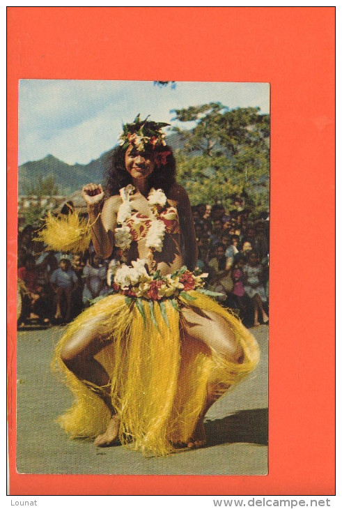 Tahiti - Femme - Danse Tahitienne Dénommée "Paoti" - Tahiti