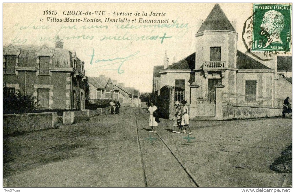 CROIX DE VIE - VENDEE  -  (85)  -  CPA ANIMEE DE 1925 - CLICHE PEU COURANT SUR DELCAMPE. - Sonstige & Ohne Zuordnung