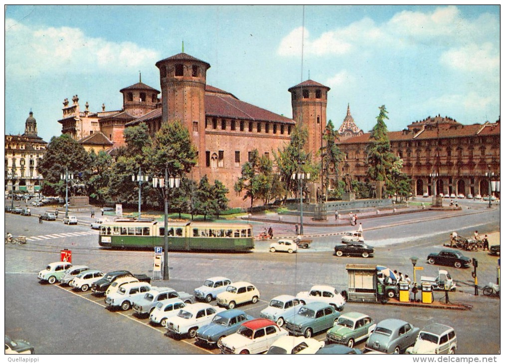 02366 "TORINO - PIAZZA CASTELLO E PALLAZZO MADAMA" ANIMATA, AUTO'60, APE PIAGGIO,TRAMWAY, DISTR.BENZINA. CART. SPED.1963 - Lugares Y Plazas