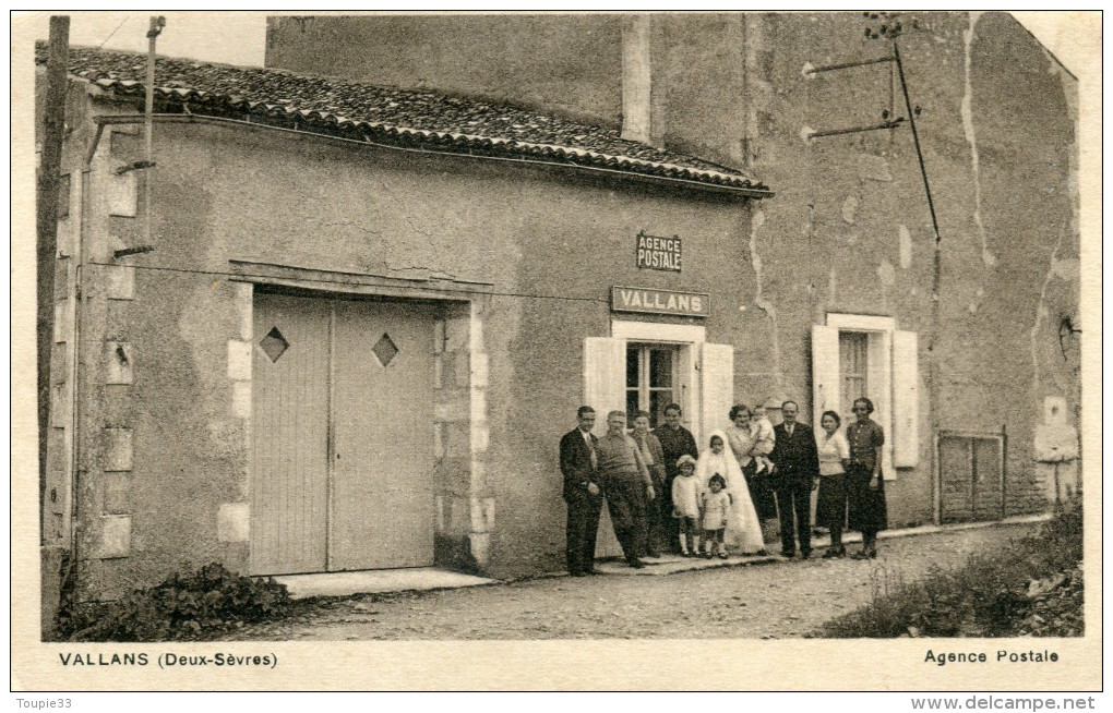 Vallans Agence Postale Personnages Pendant  Cérémonie De Communion - Autres & Non Classés