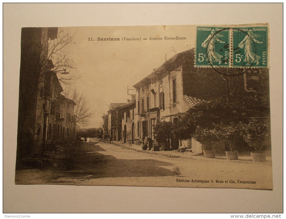 Carte Postale - SARRIANS (84) - Avenue Notre Dame (52/CHU) - Sarrians