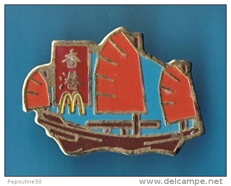 PIN´S //  ** MC DONALD´S ** CAPITALES ** CHINE Shanghai **. (Arthus Bertrand) - McDonald's