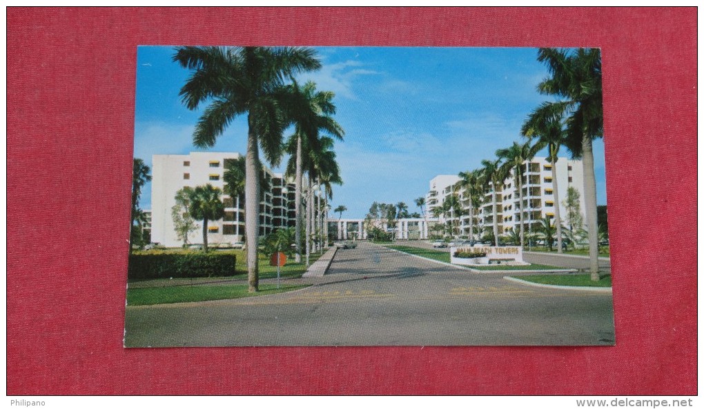 - Florida> Palm Beach Palm Beach Towers Apartment Hotel--------      Ref 1986 - Palm Beach