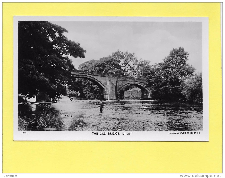 Vintage Postcard ILKLEY The Old Bridge,  " Solitary Angler " REAL PHOTO Postcard - Autres & Non Classés