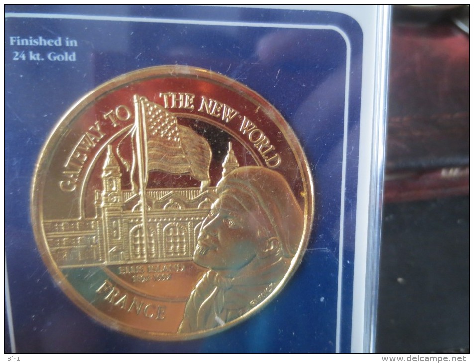 ELLIS ISLAND - VISITORS MEDAL-GATEWAY TO THE NEW WORLD - FRANCE - DORE OR FIN - VOIR PHOTOS - Royal/Of Nobility