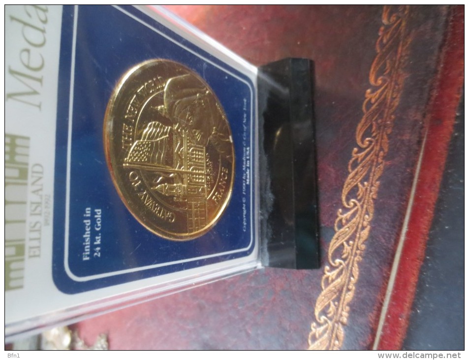 ELLIS ISLAND - VISITORS MEDAL-GATEWAY TO THE NEW WORLD - FRANCE - DORE OR FIN - VOIR PHOTOS - Royaux/De Noblesse