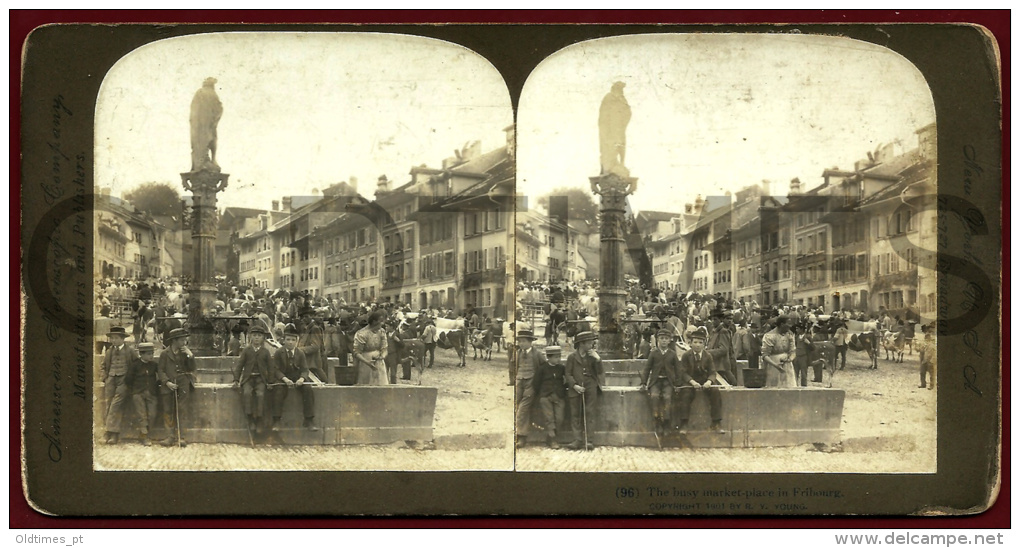 SWITZERLAND - FRIBOURG - THE BUSY MARKET PLACE - STEREO - 1900 STEREOSCOPIC REAL PHOTO - Stereoscoopen