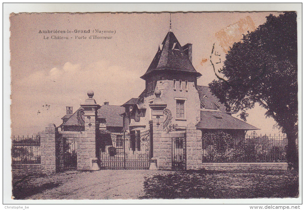 CPA Ambrières Le Grand, Le Château, Porte D'Honneur (pk23619) - Ambrieres Les Vallees