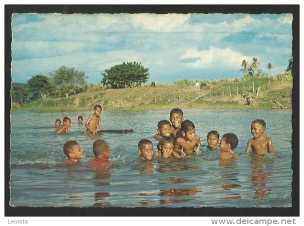 FIJI Fijian Children Having A Cool Swim In One Of The Many Fresh Water Creeks 1974 - Fidschi
