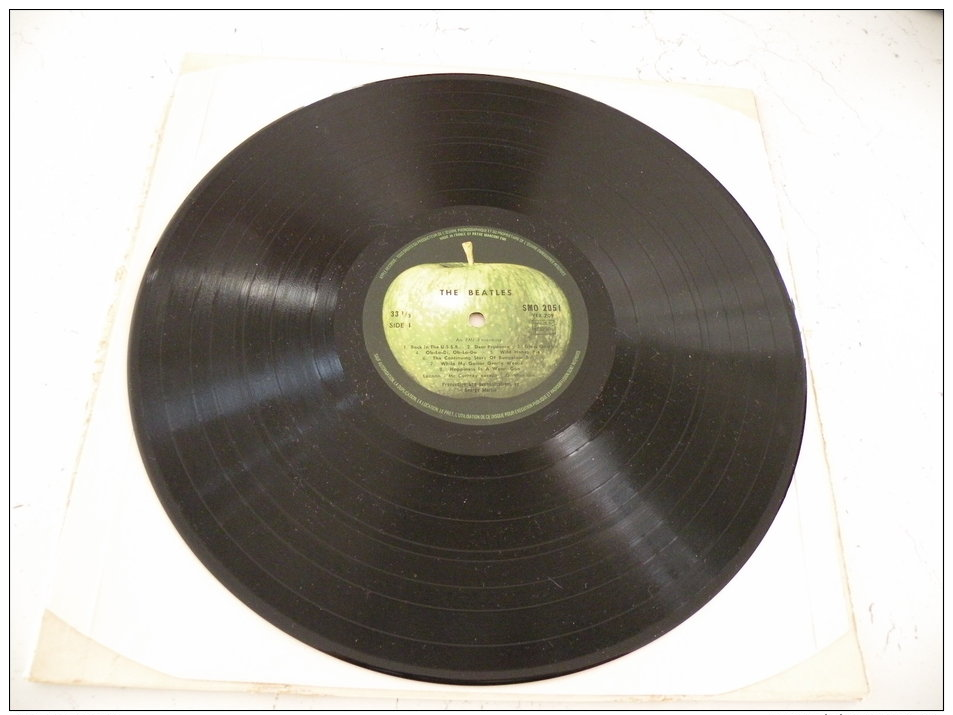 THE BEATLES - Madona (Titres sur photos) - Vinyle 33 T LP double album