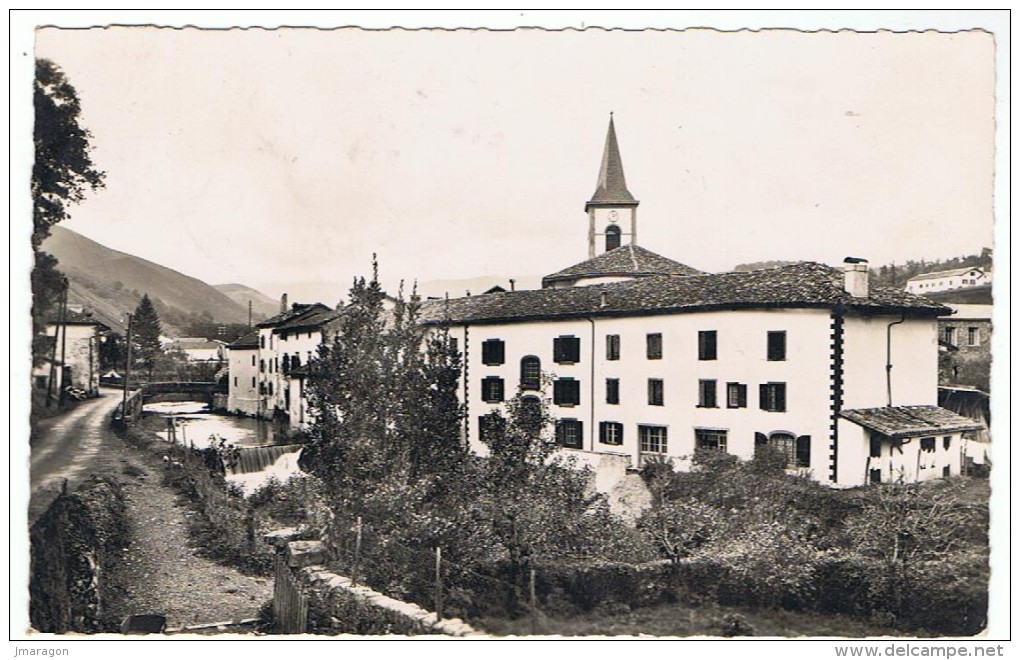 LES ALDUDES - Entrée Du Village Et Chute D´eau - EC 1 - Petite Dentelée, écrite 1956 - Tbe - Aldudes