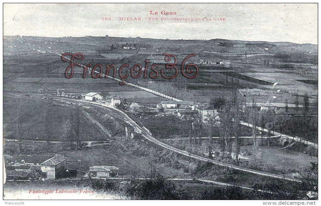 (32) Miélan - Vue Panoramique Sur La Gare - 2 SCANS - Autres & Non Classés