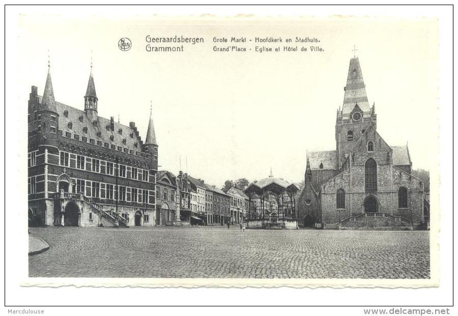 Geraardsbergen (Geeraardsbergen). Grammont. Grote Markt - Hoofdkerk En Stadhuis. Grand´place - église Et Hôtel De Ville - Geraardsbergen