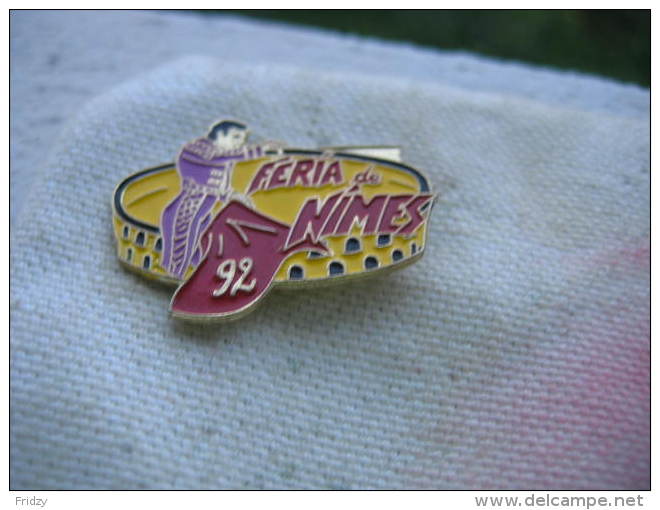 Pin´s De La Féria De NIMES 92 - Corrida