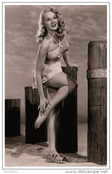 Sexy ADELE JERGENS Actress PIN UP Postcard - Publisher RWP 2003 (02) - Artistes