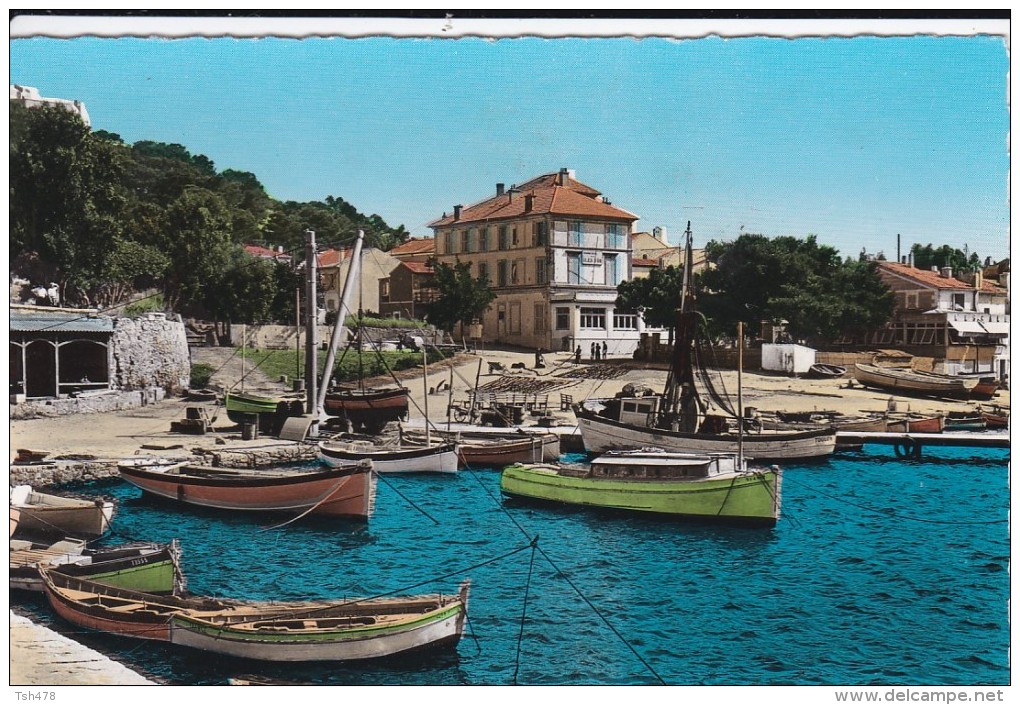 83-----ILE DE PORQUEROLLES----le Port Et Le Grand Hôtel---voir 2 Scans - Porquerolles