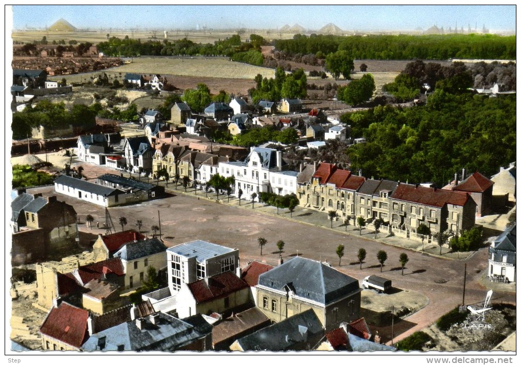 BOUCHAIN (NORD) : CARTE POSTALE La PLACE - Bouchain