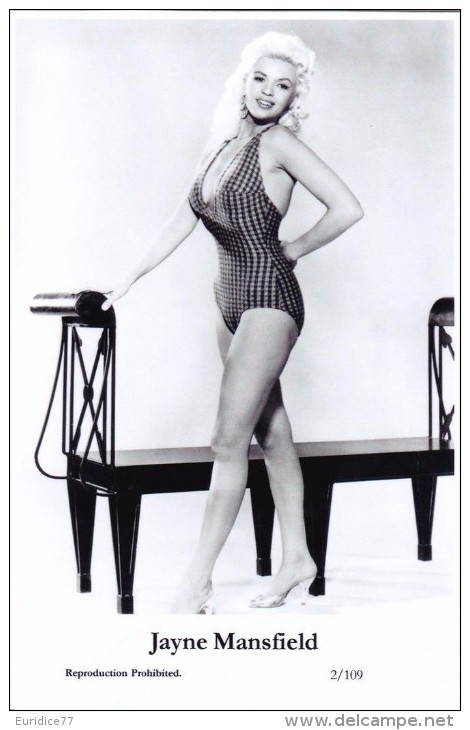 JAYNE MANSFIELD - Film Star Pin Up - Publisher Swiftsure Postcards 2000 - Artiesten