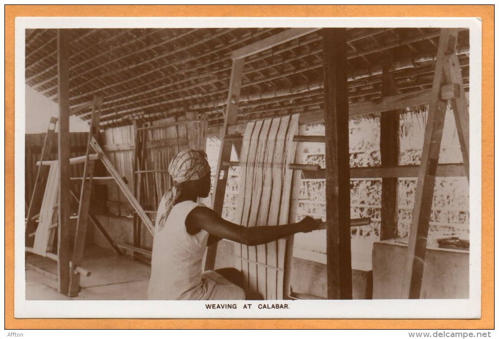 Weaving At Calabar 1930 Postcard - Nigeria