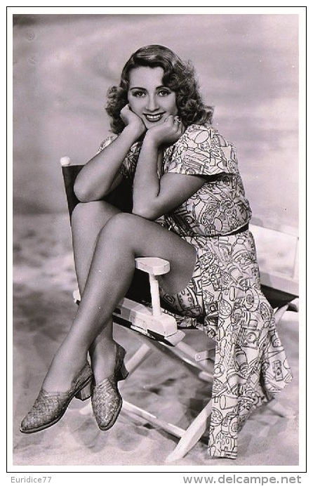 Sexy JOAN BLONDELL Actress PIN UP Postcard - Publisher RWP 2003 (15) - Artistes