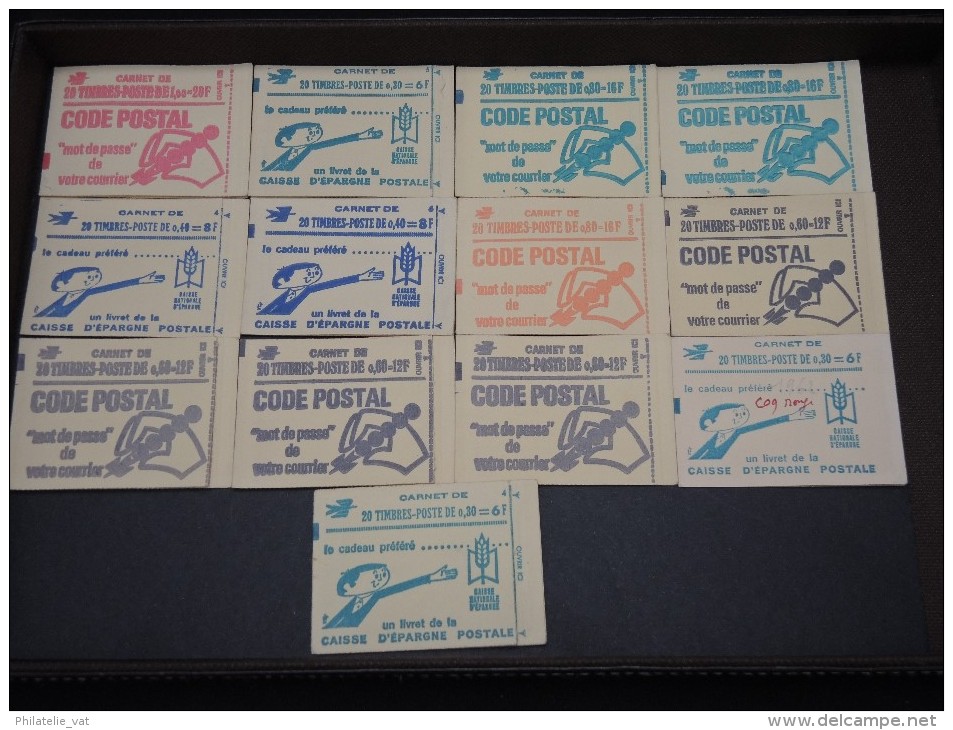 FRANCE - Lot De 27 Couvertures De Carnets (restant De Timbres Collés Sur Certains) - A Voir - Lot N° 9605 - Autres & Non Classés