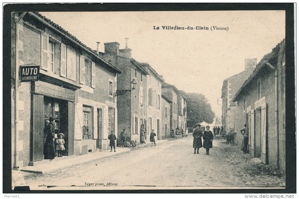 LA VILLEDIEU DU CLAIN (animation Avec Tabac Epicerie Parisienne ) - La Villedieu Du Clain