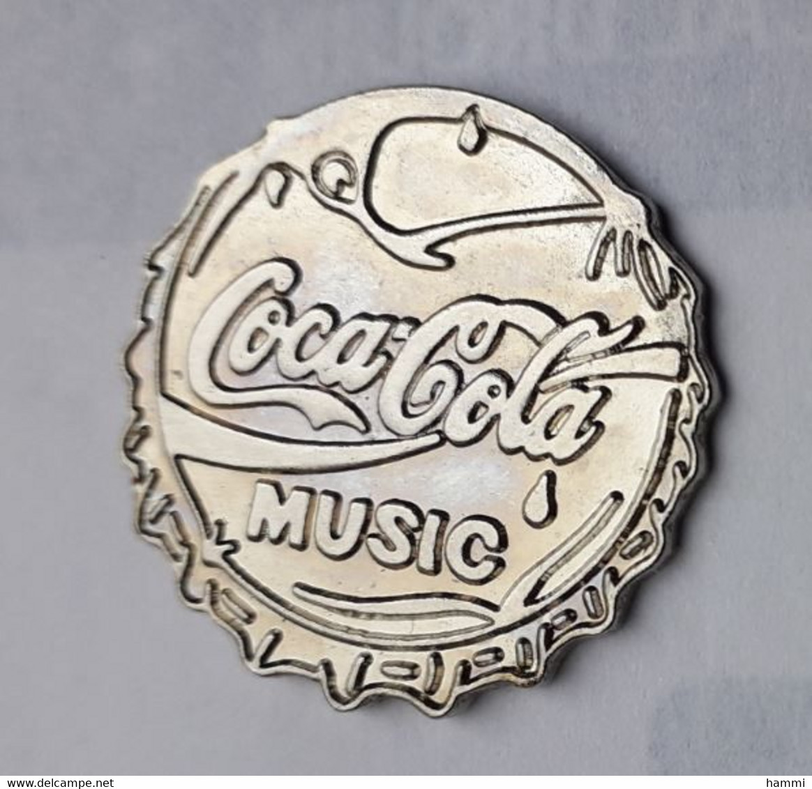 N225 Pin's Coca Cola Music Complètement Argenté Achat Immédiat Immédiat - Coca-Cola