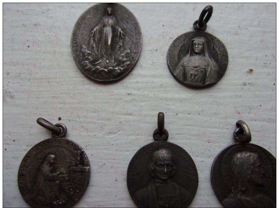 Jolie Lot De 7 Petite Médailles Religieuse En ARGENT - Religion & Esotérisme