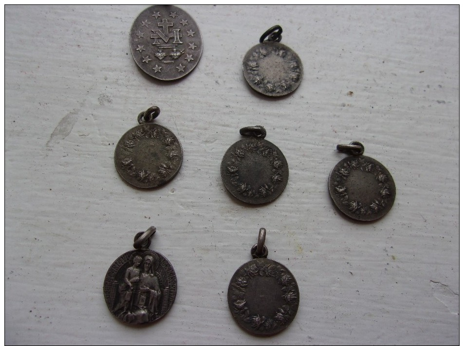 Jolie Lot De 7 Petite Médailles Religieuse En ARGENT - Godsdienst & Esoterisme