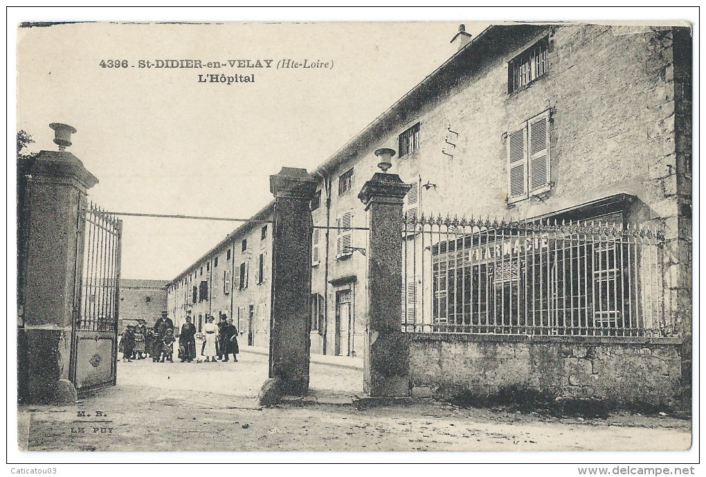 SAINT-DIDIER-en-VELAY (Hte Loire) -  L'Hôpital - Animée - Saint Didier En Velay