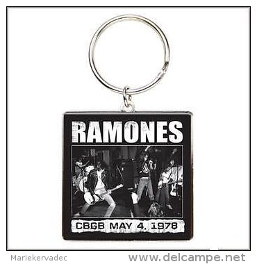 Porte-cles Metal- Ramones - Cbgb May 4. 1978 - Key-rings