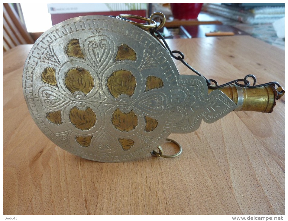 POIRE A POUDRE MAROCAINE - Equipement