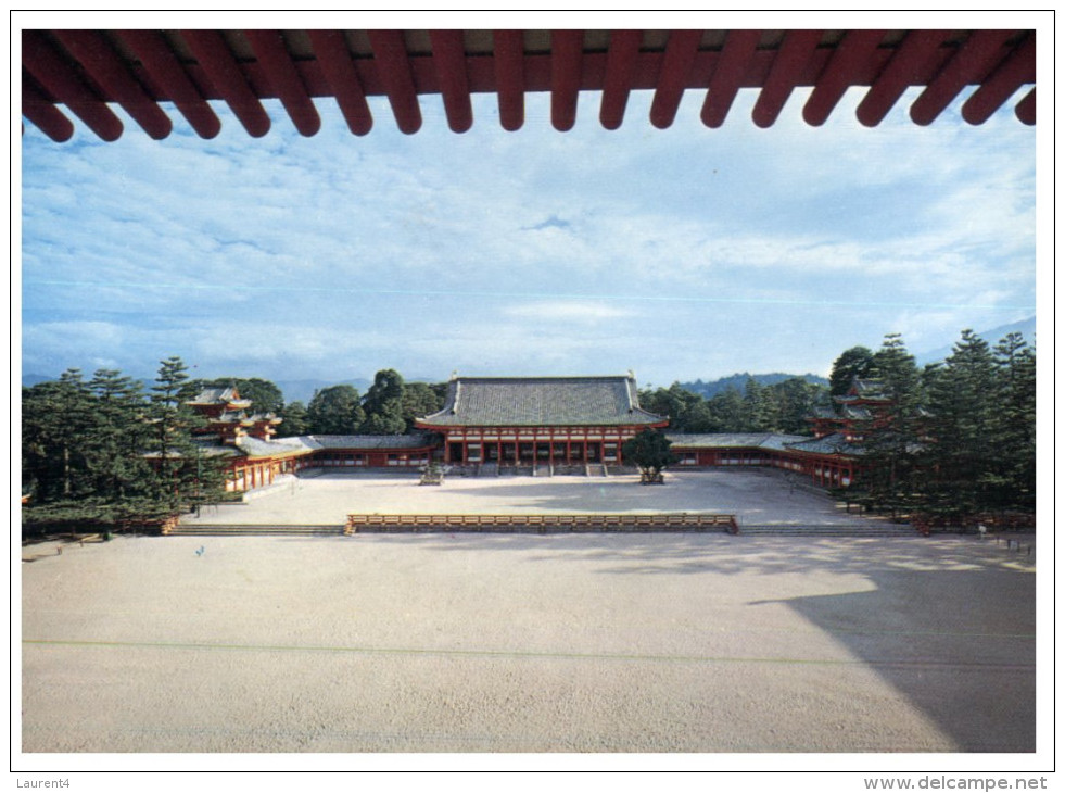 (357) Japan - Heinan Shrine - Buddhismus