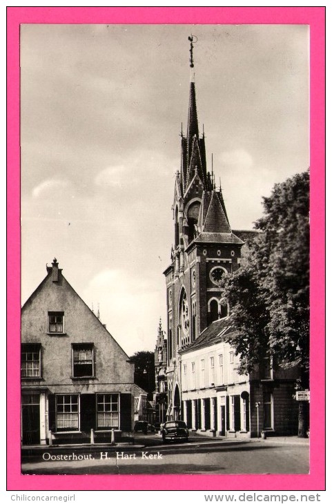 Oosterhout - H. Hart Kerk - Vieilles Voitures - HEMO - Oosterhout