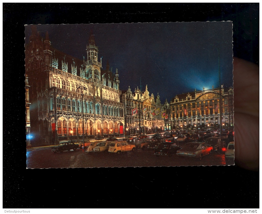 BRUXELLES BRUSSEL : Grand Place Et Maison Du Roi La Nuit  Grote Markt En Broodhuis Bij Nacht / Parking Auto - Brussels By Night