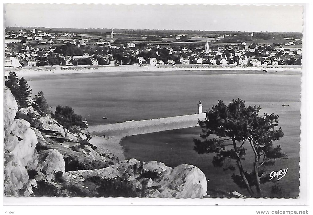 ERQUY - La Jetée Et La Plge Au Centre - Erquy