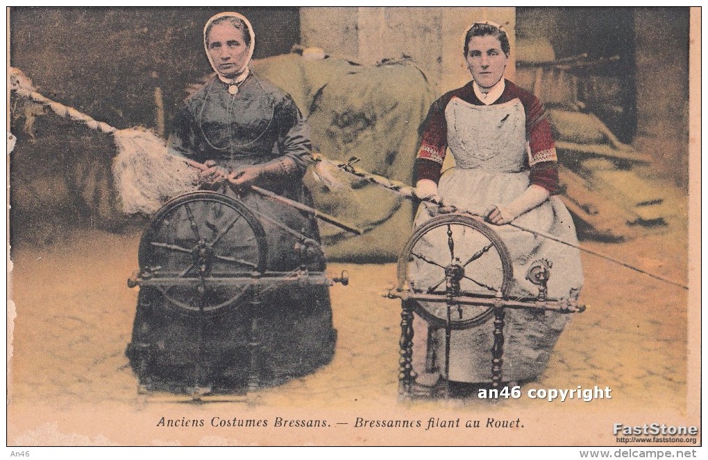 ANCIENS COSTUMES BRESSANS-BRESSANES FILANT AU ROUET-ECRITE-BELLA CARTOLINA-ORIGINALE D´EPOCA100% - Europe