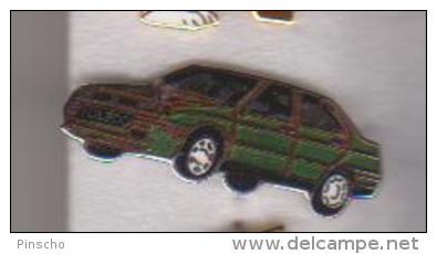 Pin's VOITURE VERTE TOLEDO - Fiat