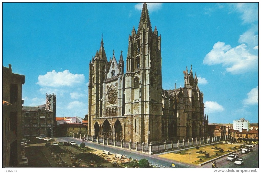 D169 - POSTAL - LEON - CATEDRAL - León