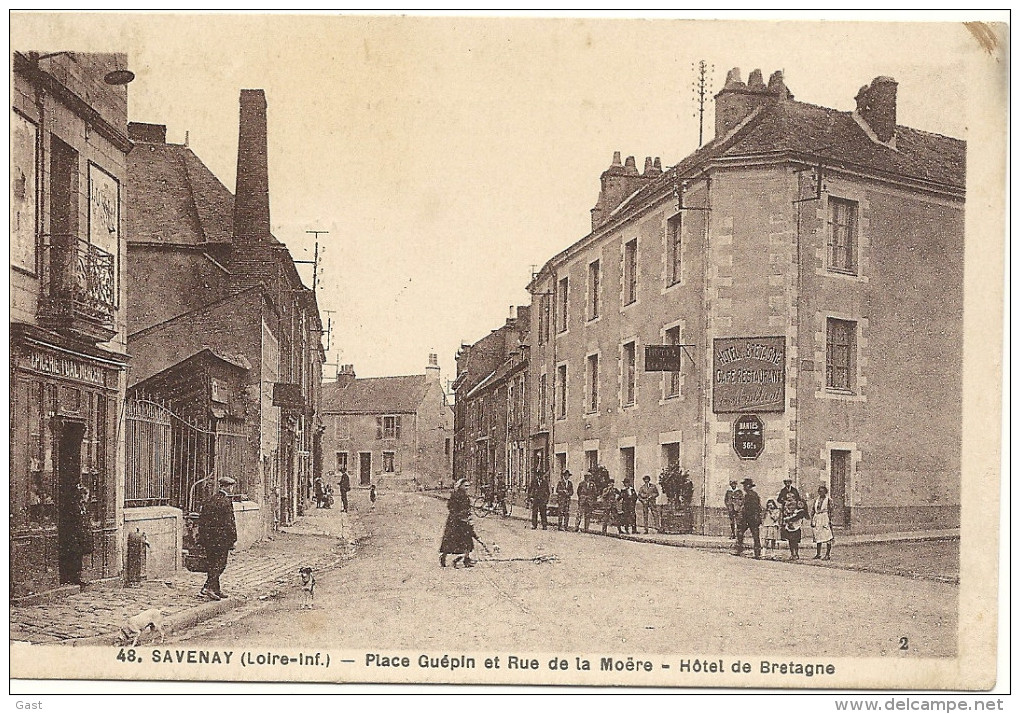 44   SAVENAY    PLACE  GUEPIN    ET  RUE  DE    LA  MOERE   HOTEL  DE  BRETAGNE - Savenay