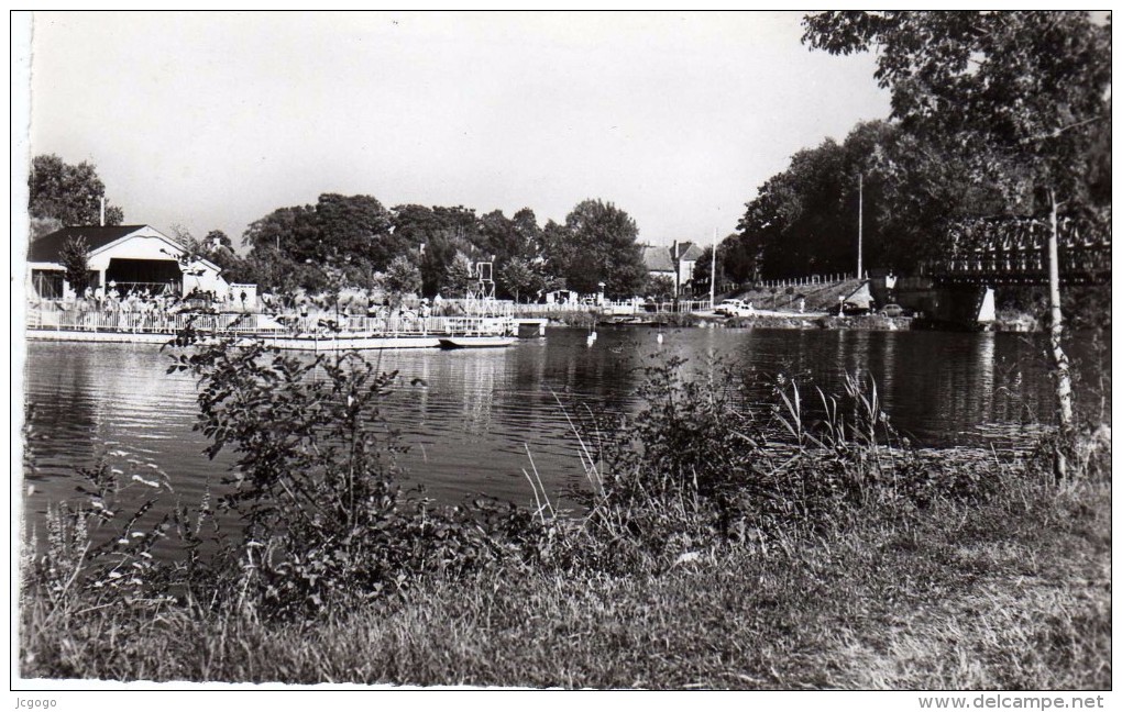 MORANNES  Le Pont Et La Piscine  Carte écrite En 1962. 2 Scans TBE - Sonstige & Ohne Zuordnung