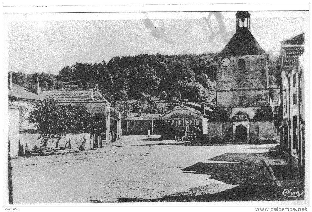 CIREY SUR BLAISE LA PLACE LE MONUMENT ET L EGLISE - Autres & Non Classés